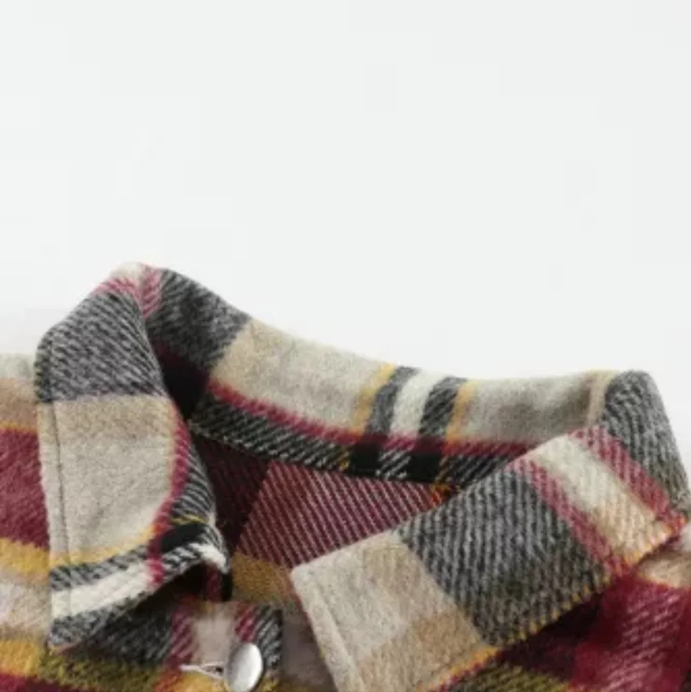 New Geometric Plaid pocketed shacket - Picture 11 of 17